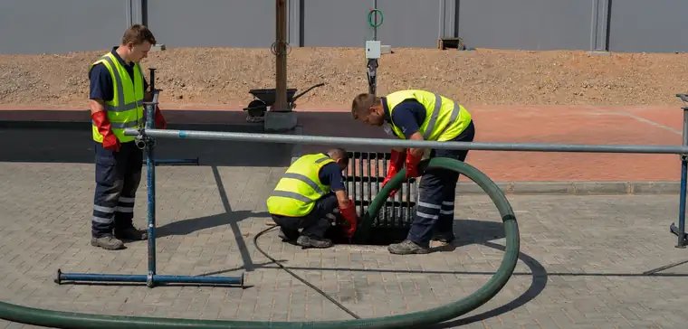 Storm drain clearing in Dubai